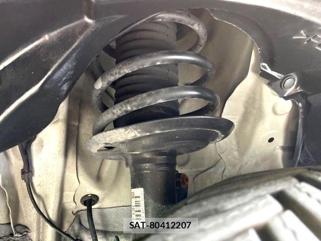 Toyota SPADE 2013-08 8246764-19