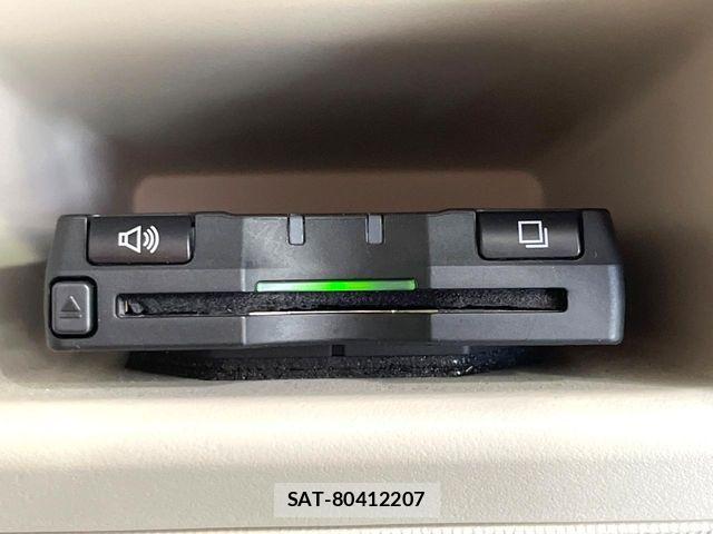 Toyota SPADE 2013-08 8246764-5