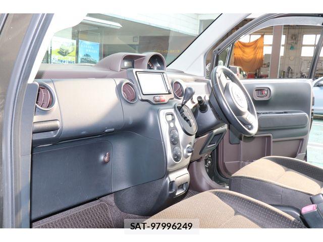 Toyota SPADE 2015-07 8317259-19