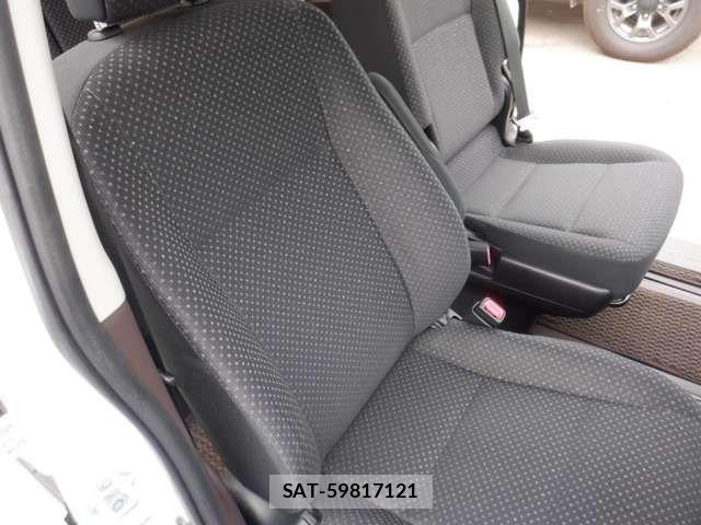 Toyota SPADE 2015-07 8317256-7