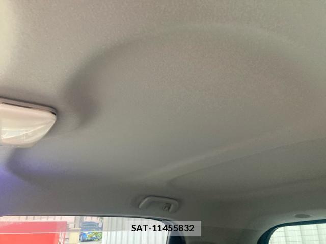 Toyota SPADE 2012-12 8317262-15