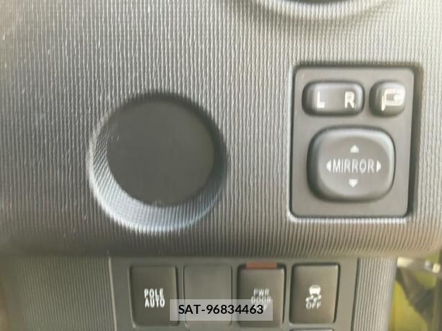 Toyota SPADE 2013-08 8317263-20