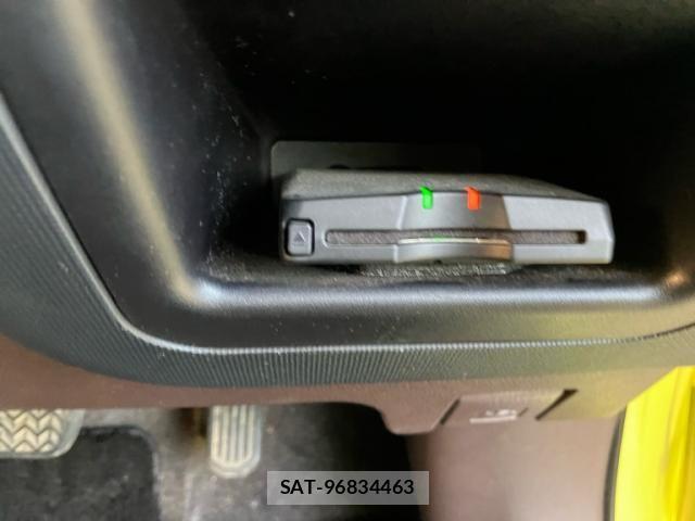 Toyota SPADE 2013-08 8317263-21