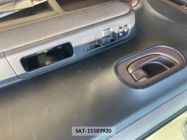 Toyota SPADE 2015-10 8355645-9