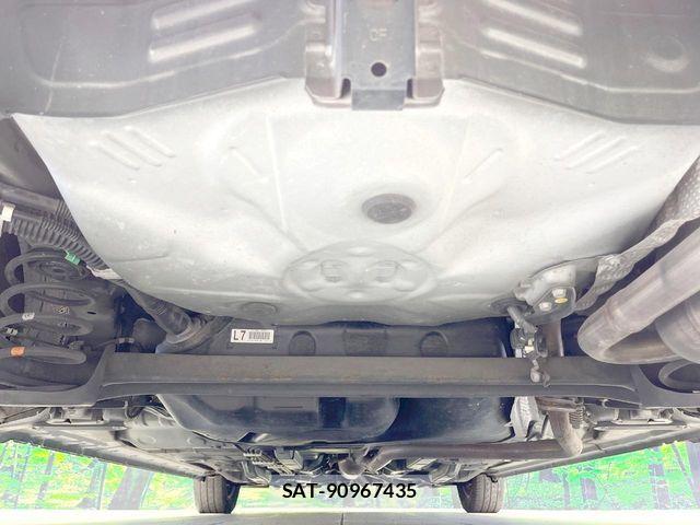Toyota SPADE 2017-08 8368956-18