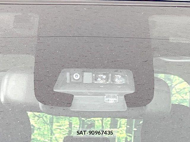 Toyota SPADE 2017-08 8368956-4