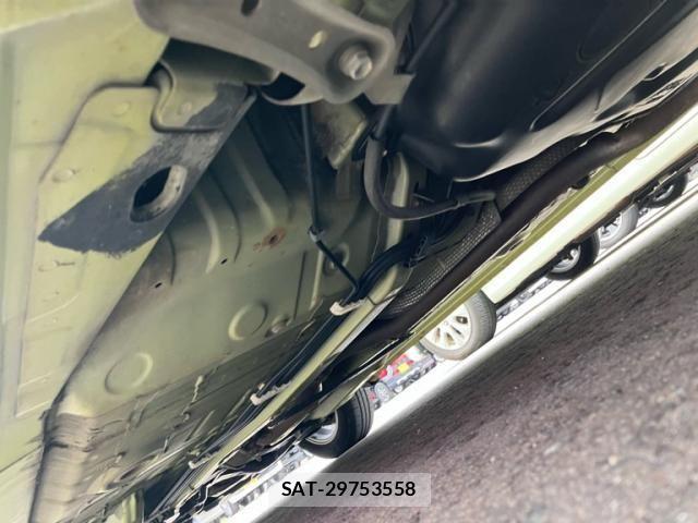 Toyota SPADE 2013-08 8368958-9