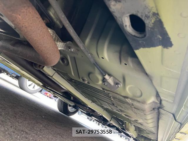 Toyota SPADE 2013-08 8368958-10