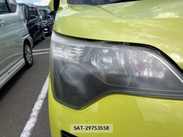 Toyota SPADE 2013-08 8368958-14