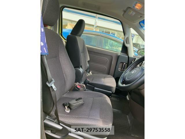 Toyota SPADE 2013-08 8368958-17