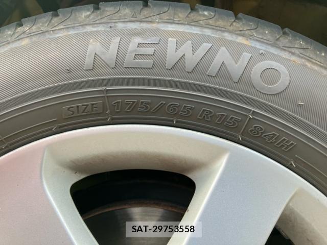Toyota SPADE 2013-08 8368958-6