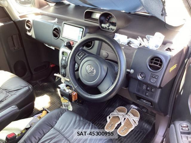 Toyota SPADE 2015-10 8415077-9