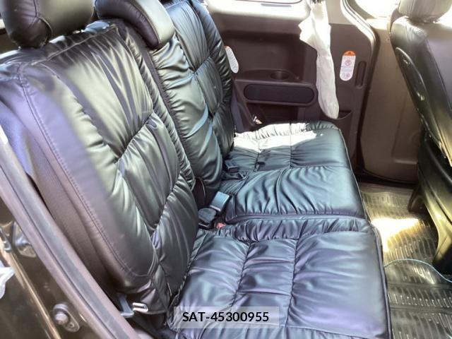 Toyota SPADE 2015-10 8415077-11
