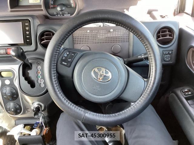 Toyota SPADE 2015-10 8415077-16