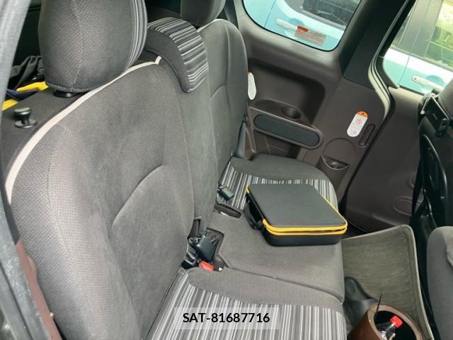 Toyota SPADE 2016-03 8415076-14