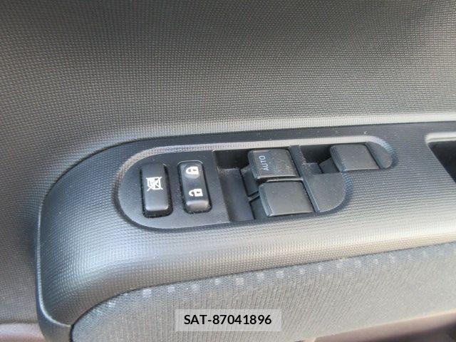 Toyota SPADE 2016-07 8415075-22