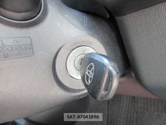 Toyota SPADE 2016-07 8415075-25