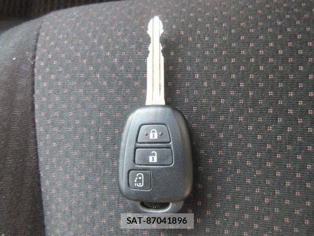 Toyota SPADE 2016-07 8415075-26