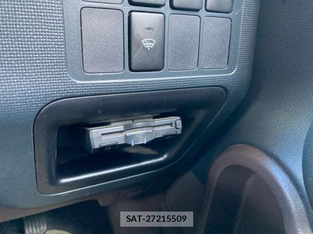 Toyota SPADE 2014-01 8527496-18
