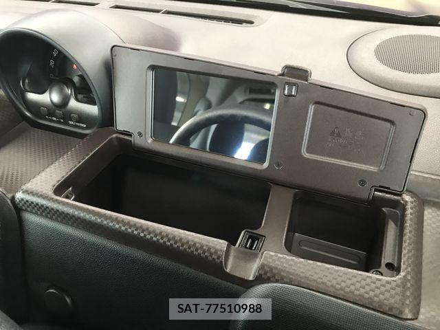 Toyota SPADE 2014-11 8527494-14