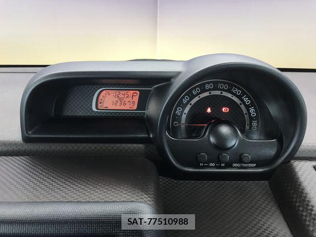 Toyota SPADE 2014-11 8527494-15