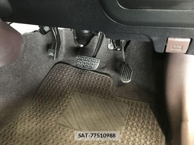 Toyota SPADE 2014-11 8527494-17