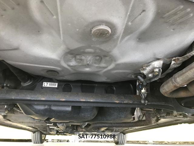 Toyota SPADE 2014-11 8527494-28