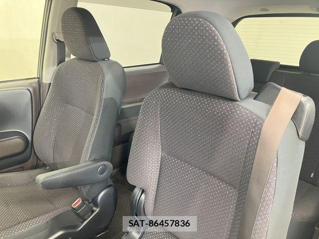 Toyota SPADE 2014-02 8527493-21