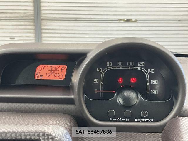 Toyota SPADE 2014-02 8527493-28