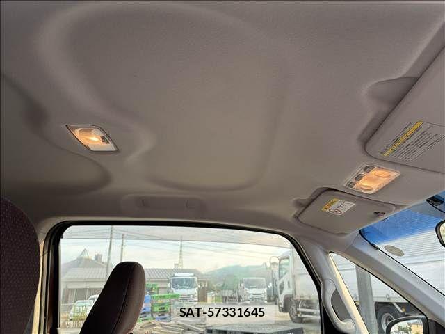 Toyota SPADE 2014-05 8563626-10