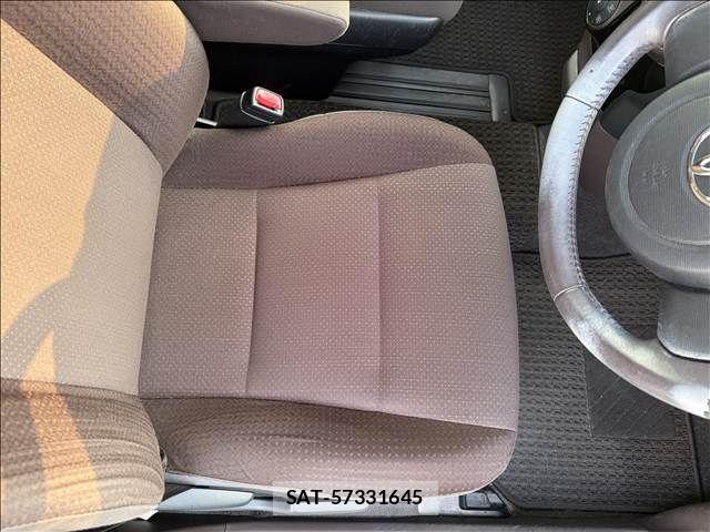 Toyota SPADE 2014-05 8563626-11