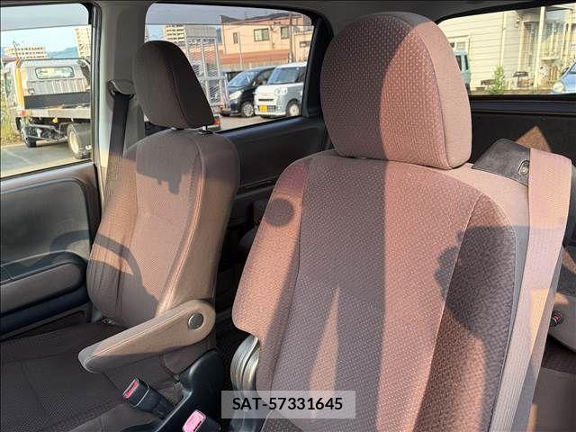 Toyota SPADE 2014-05 8563626-14