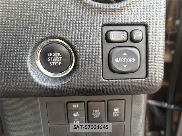 Toyota SPADE 2014-05 8563626-29