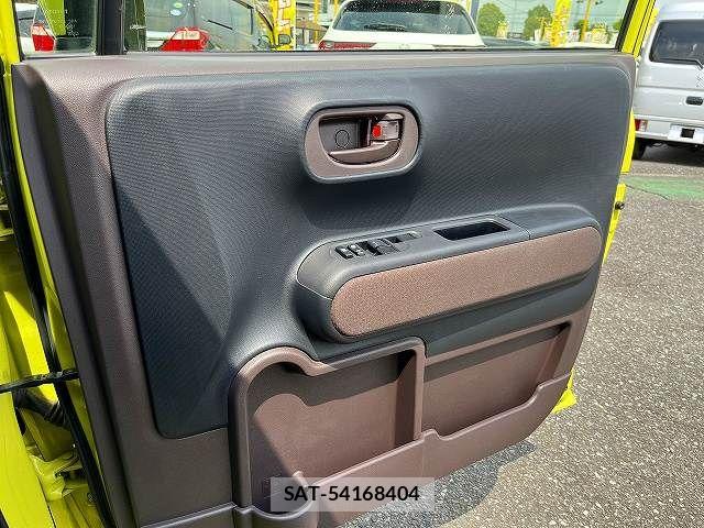 Toyota SPADE 2013-06 8563624-12