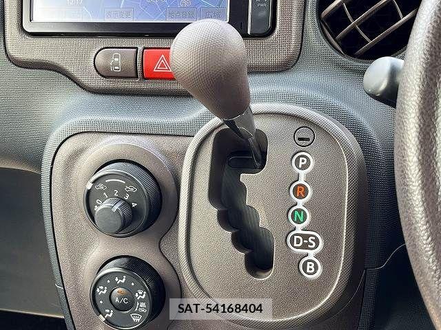 Toyota SPADE 2013-06 8563624-23