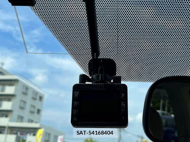 Toyota SPADE 2013-06 8563624-24