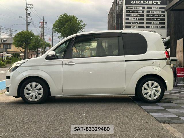 Toyota SPADE 2012-07 8563622-12