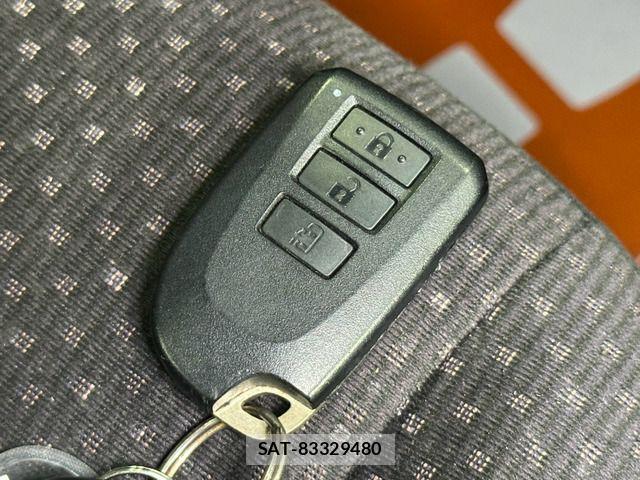 Toyota SPADE 2012-07 8563622-8