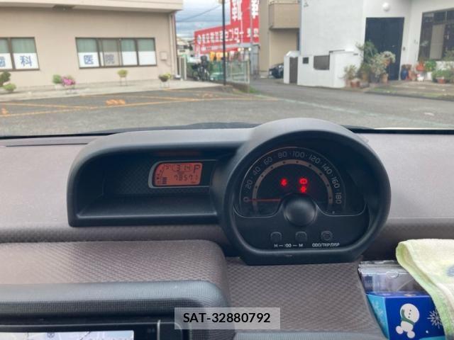 Toyota SPADE 2014-06 8629049-18
