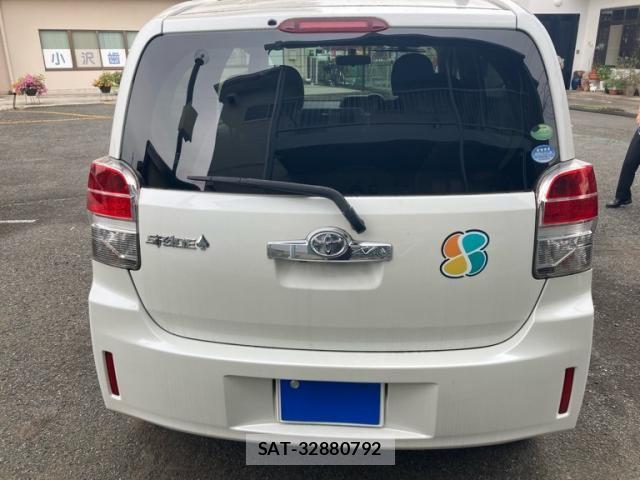 Toyota SPADE 2014-06 8629049-4