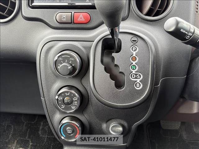 Toyota SPADE 2017-11 8666941-13