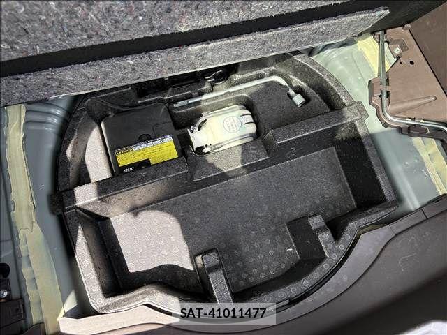 Toyota SPADE 2017-11 8666941-16