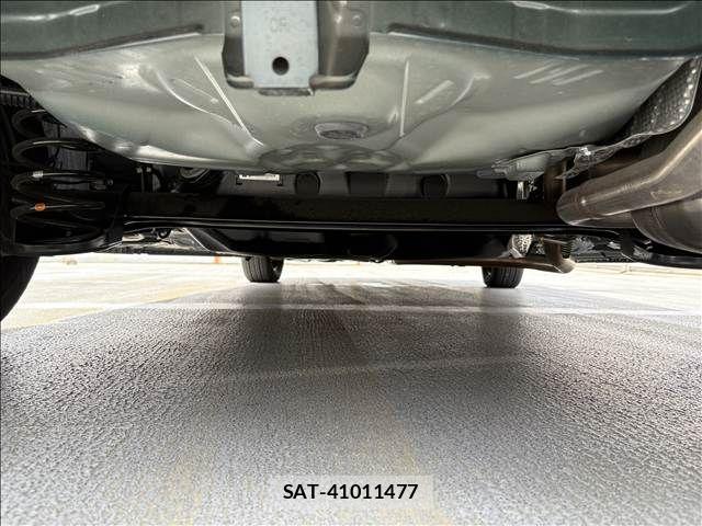 Toyota SPADE 2017-11 8666941-18