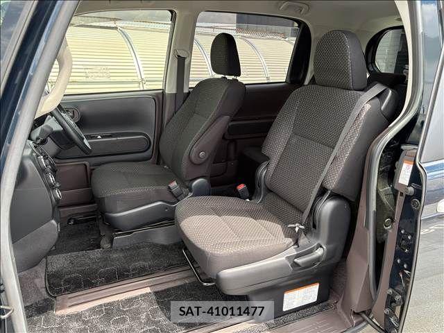 Toyota SPADE 2017-11 8666941-7