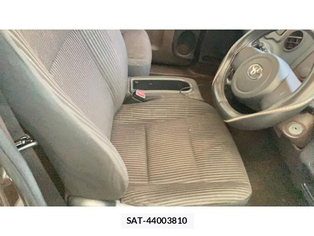 Toyota SPADE 2014-02 8661717-11
