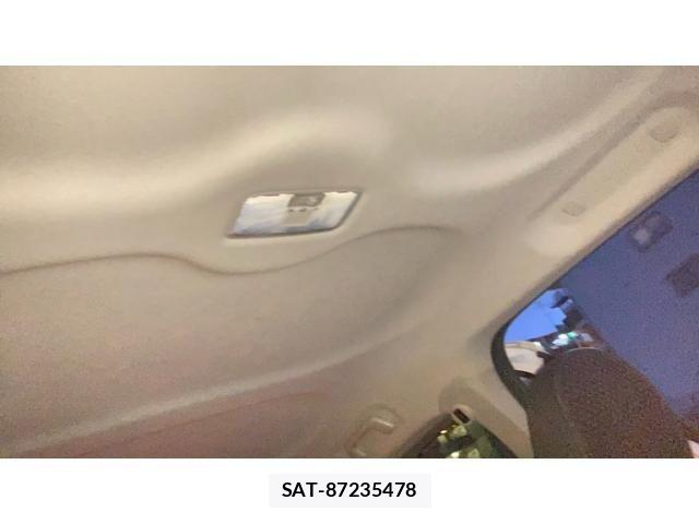 Toyota SPADE 2012-11 8686638-10