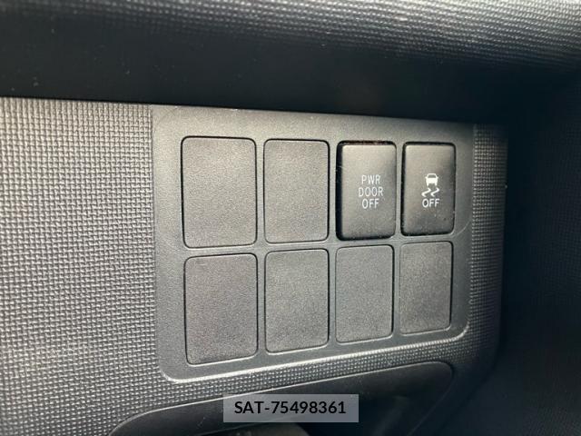 Toyota SPADE 2012-08 8686637-13