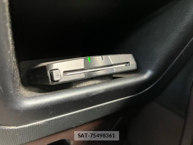 Toyota SPADE 2012-08 8686637-14