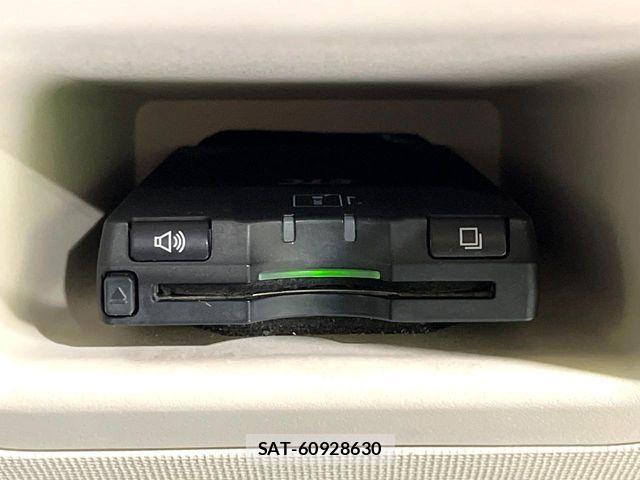 Toyota SPADE 2013-10 8782136-3