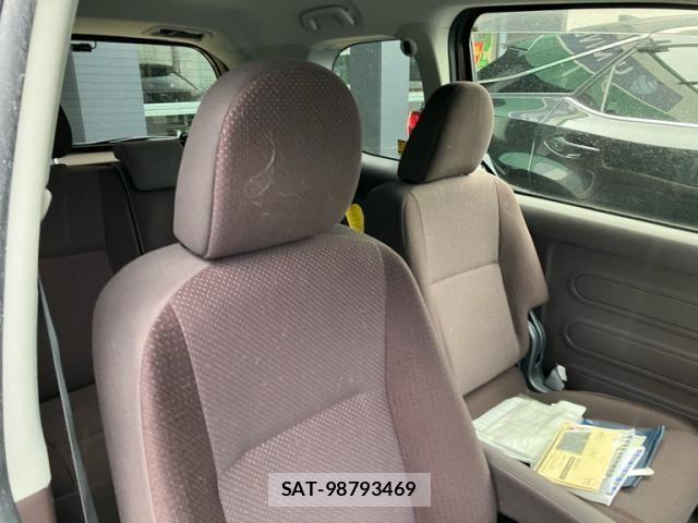 Toyota SPADE 2013-09 8797564-11